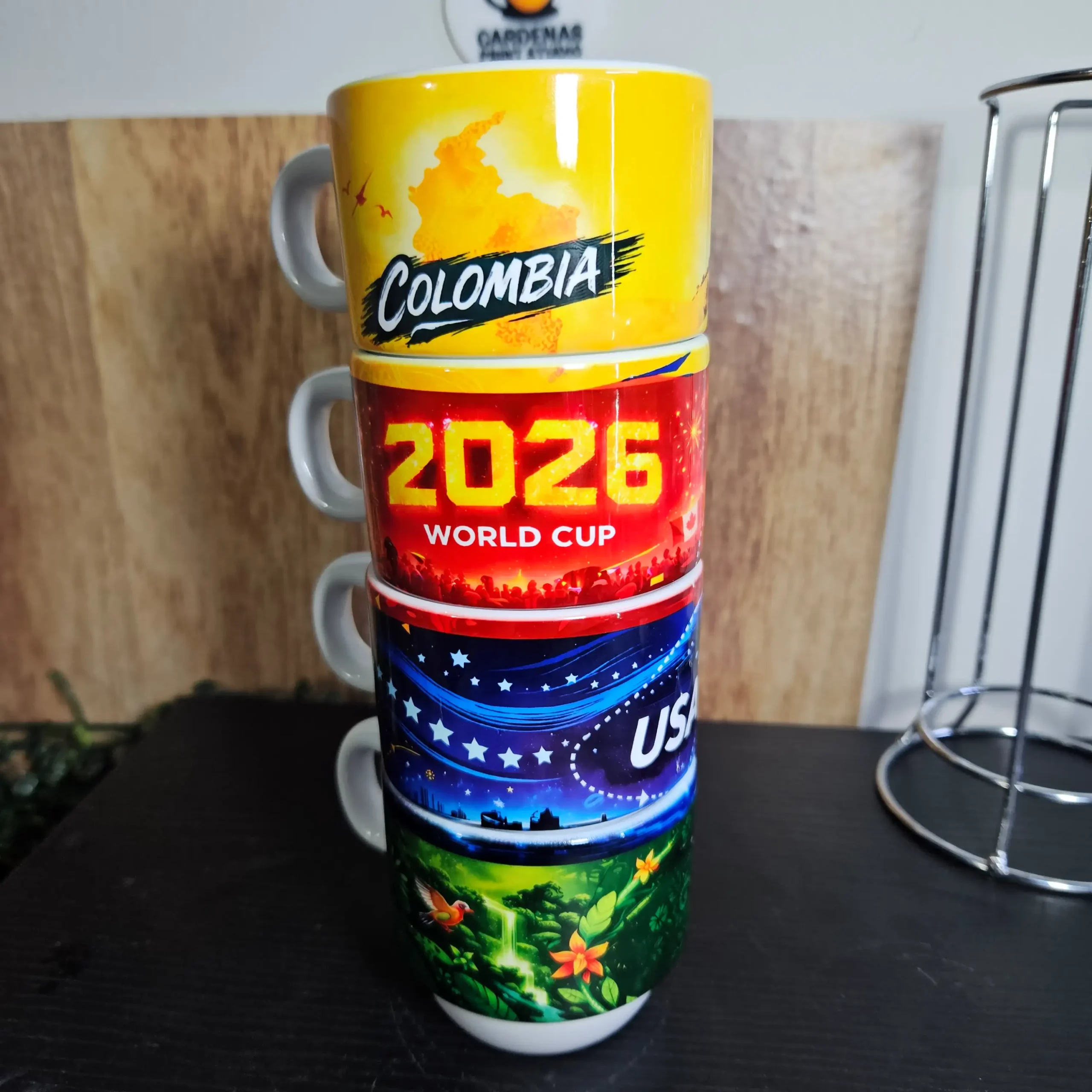 Torre mini mugs - vista frontal